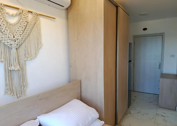 Sea View Nest 公寓 *